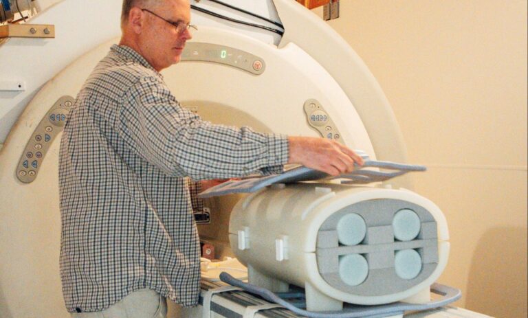 mri coil testing with phantom